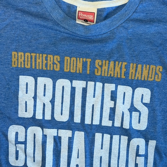 Homage brothers gotta hug! Tshirt - Picture 2 of 2